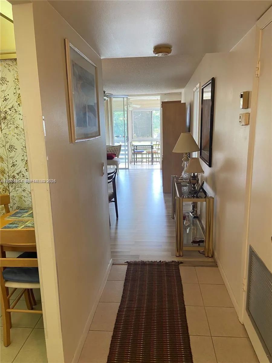 9581 Sunrise Lakes Blvd # 202, Sunrise FL 33322