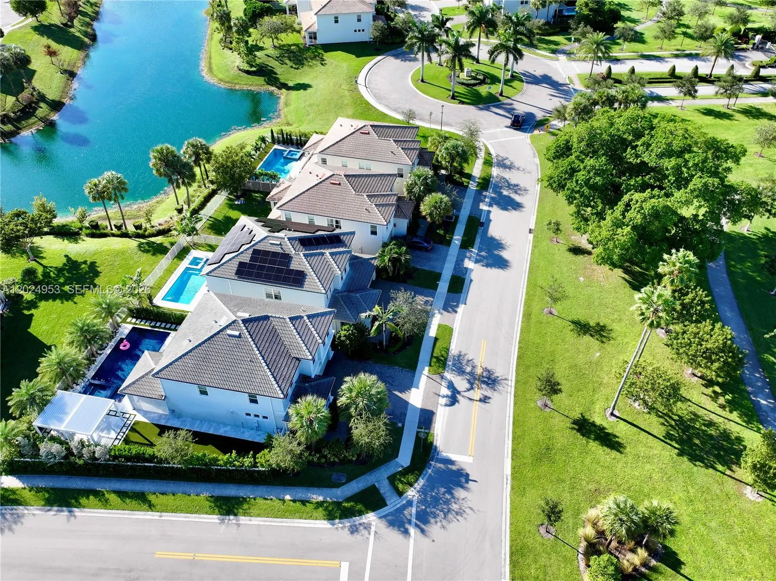 4426 Greenway Dr, Hollywood FL 33021