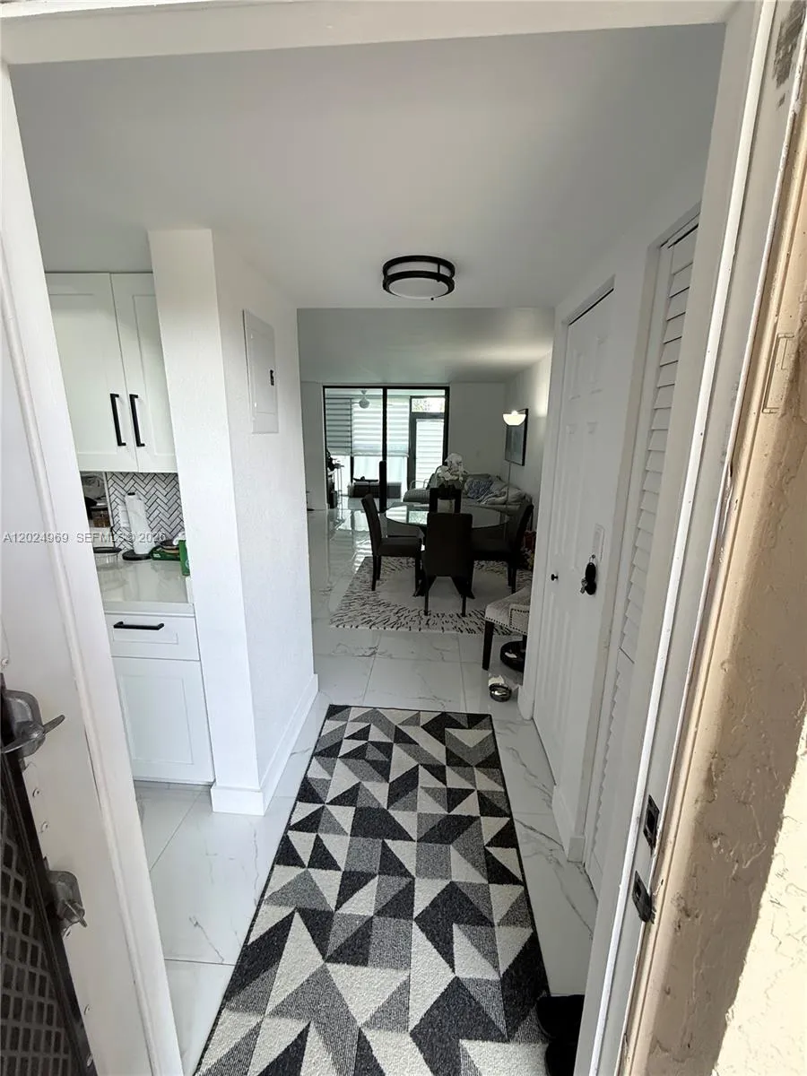7370 NW 18th St # 107, Margate FL 33063