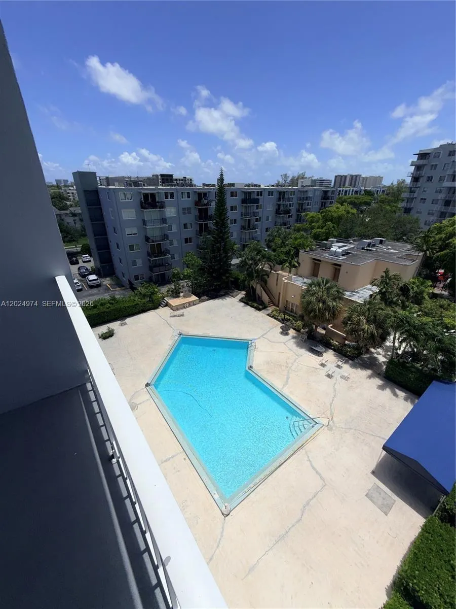 1470 NE 125th Ter # 605, North Miami FL 33161
