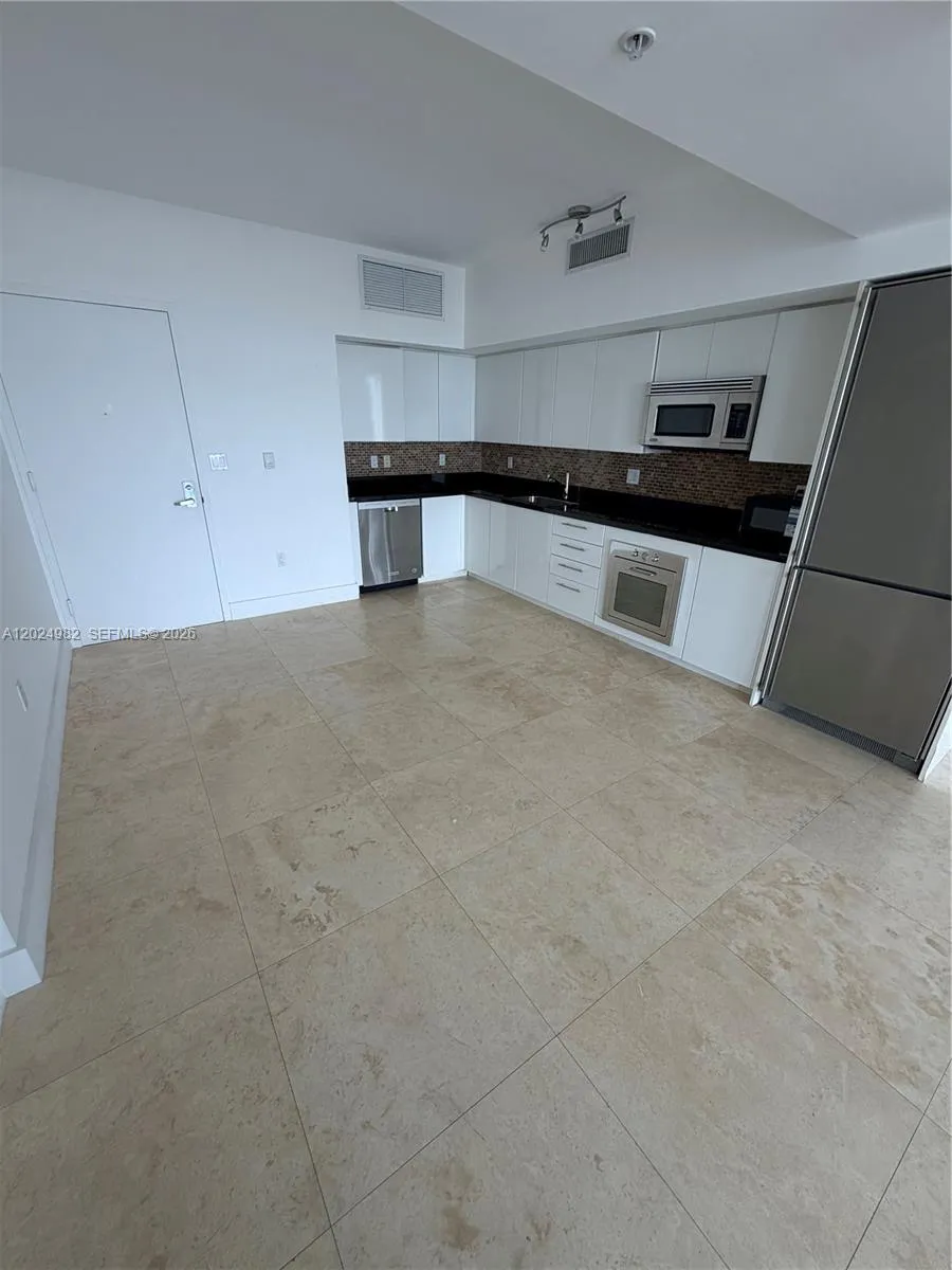 92 SW 3rd St # 3909, Miami FL 33130