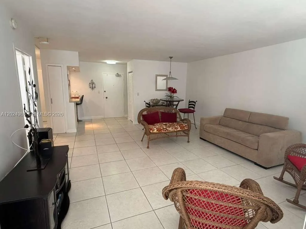 5313 Collins Ave # 1109, Miami Beach FL 33140