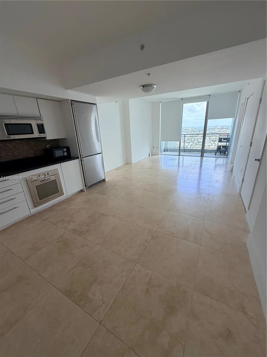 92 SW 3rd St # 3909, Miami FL 33130