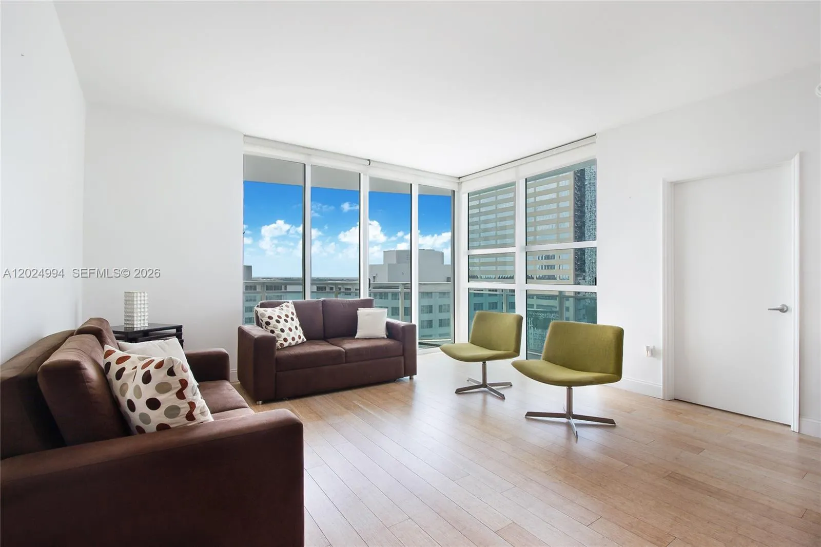 950 Brickell Bay Dr # 1911, Miami FL 33131