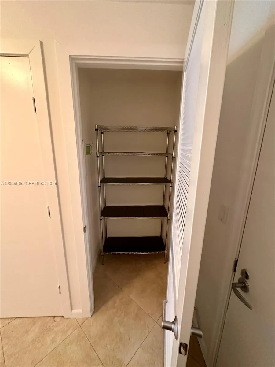 1060 Brickell Ave # 2515, Miami FL 33131