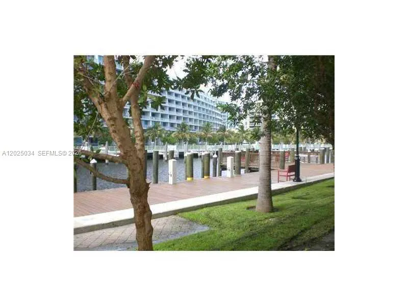 3001 NE 185 ST # 624, Aventura FL 33180