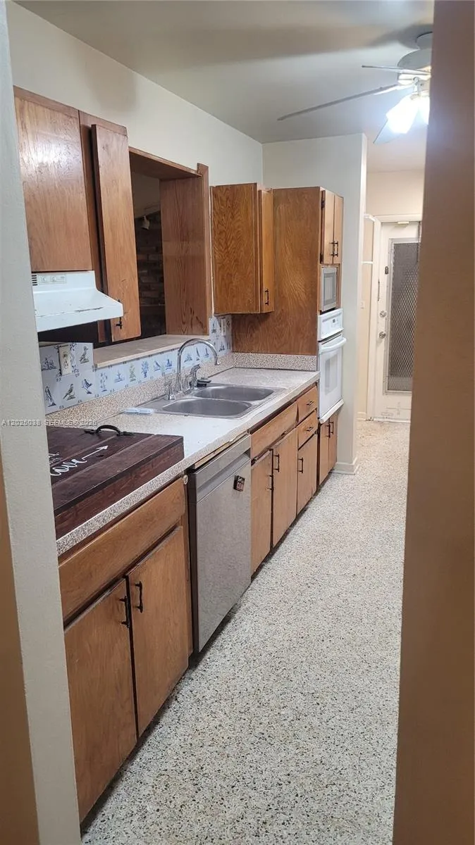19641 Belview Dr, Cutler Bay FL 33157