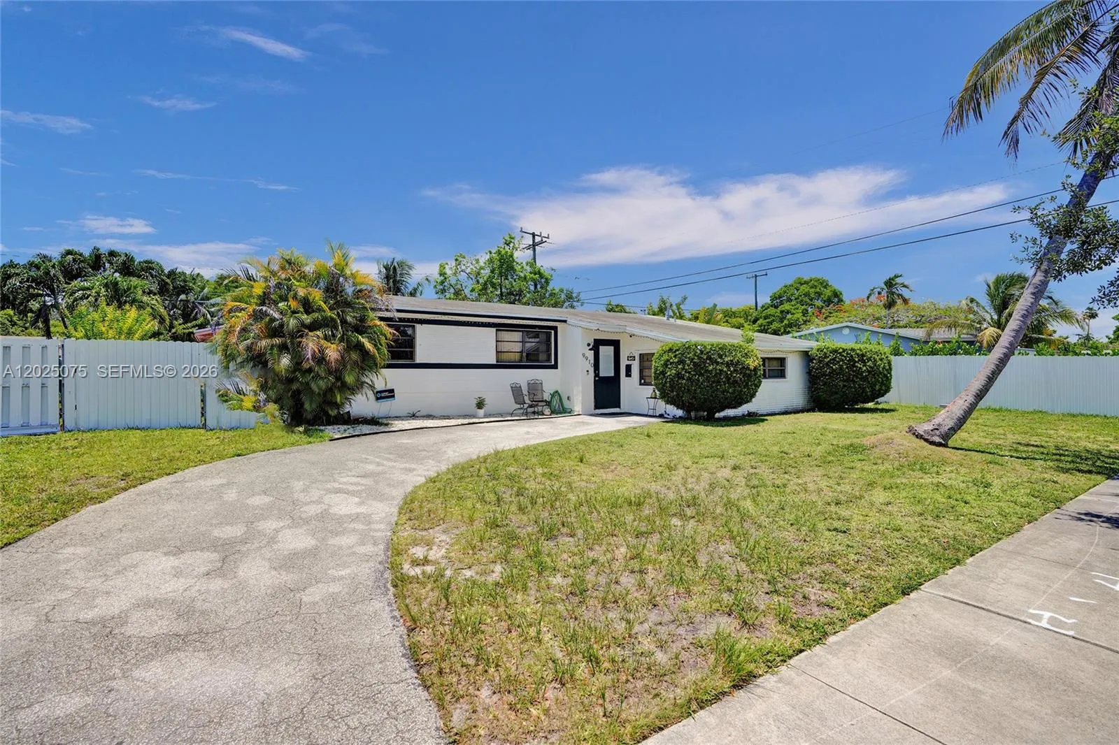 9910 Bahama Dr, Cutler Bay FL 33189