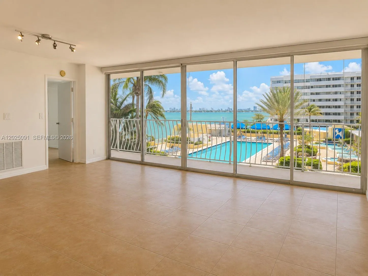 7601 E Treasure Dr # 622, North Bay Village FL 33141