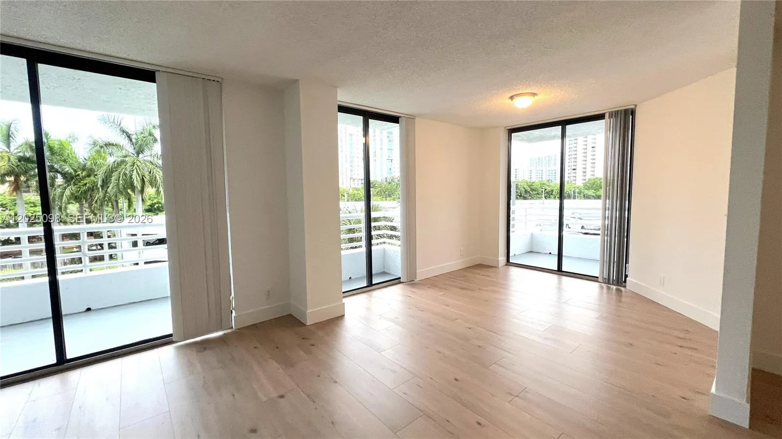 3300 NE 192nd St # 418, Aventura FL 33180