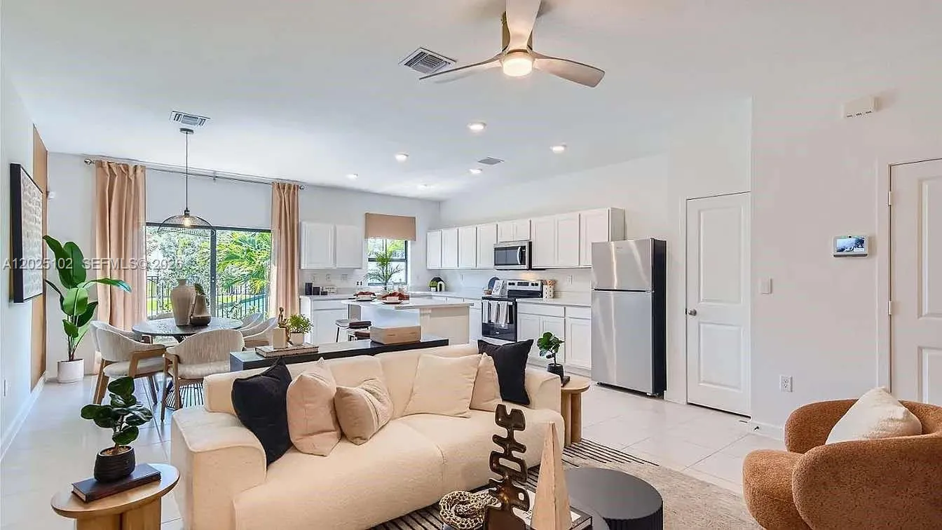 876 NW 3rd Way, Pompano Beach FL 33060
