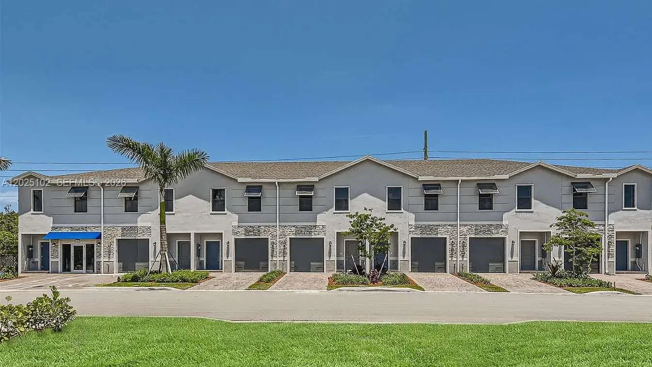 876 NW 3rd Way, Pompano Beach FL 33060