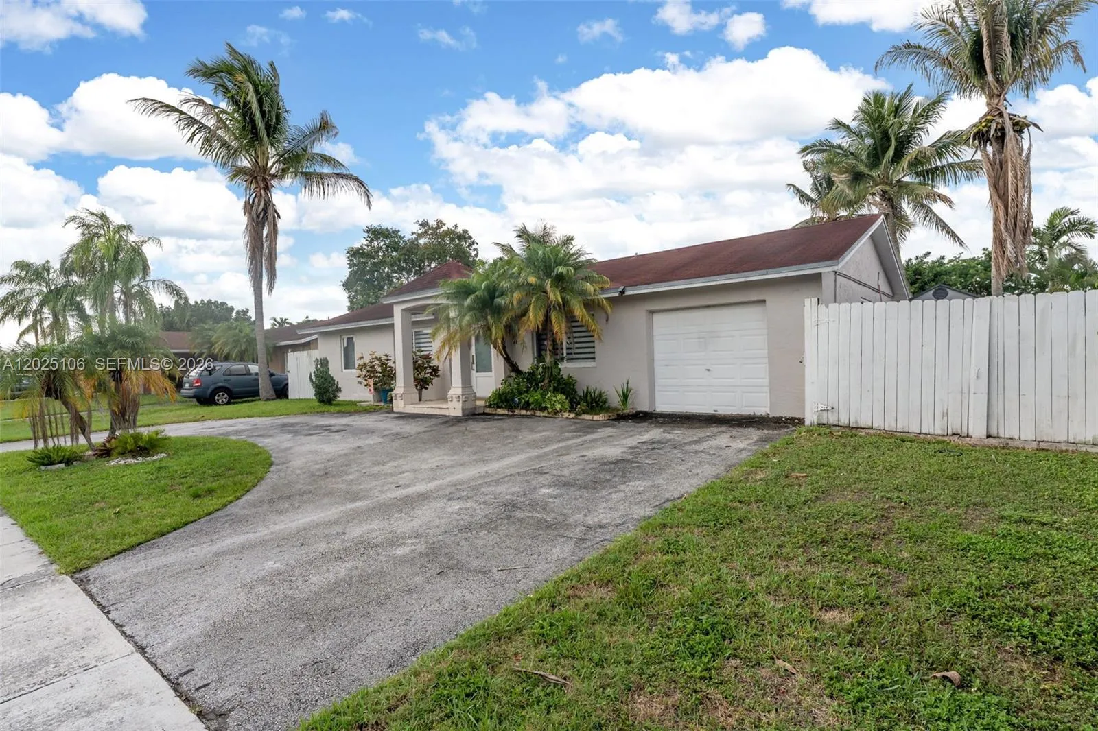 15042 SW 69th St, Miami FL 33193