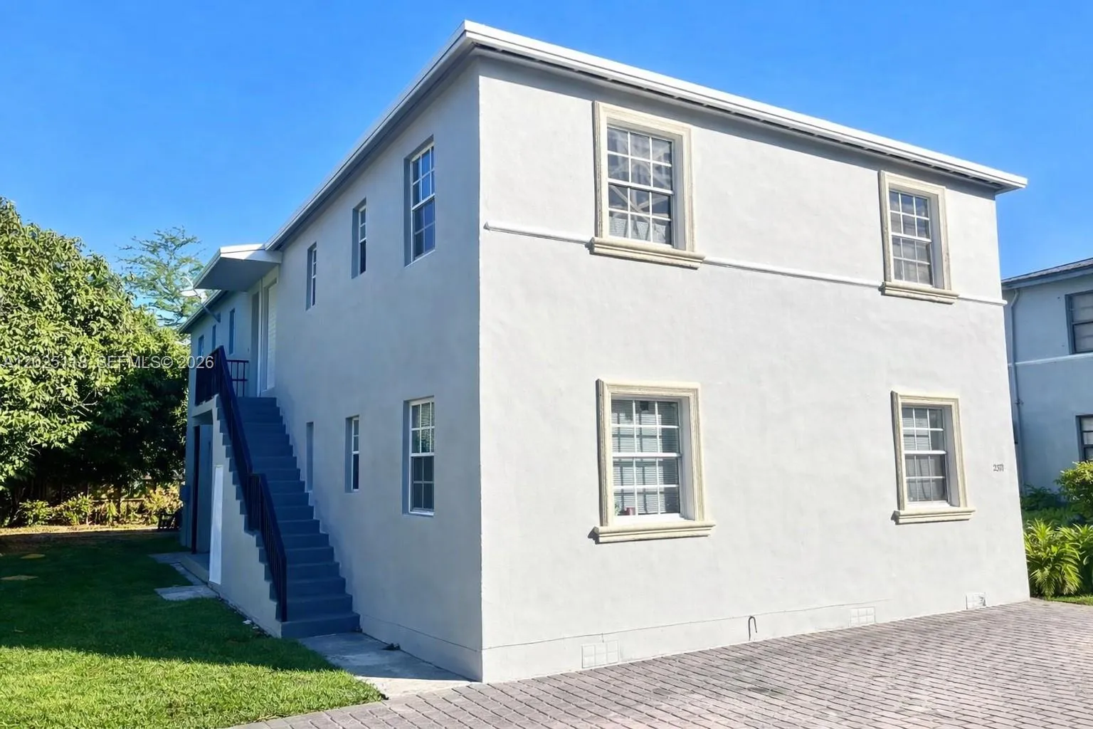 2371 SW 27th St, Miami FL 33133