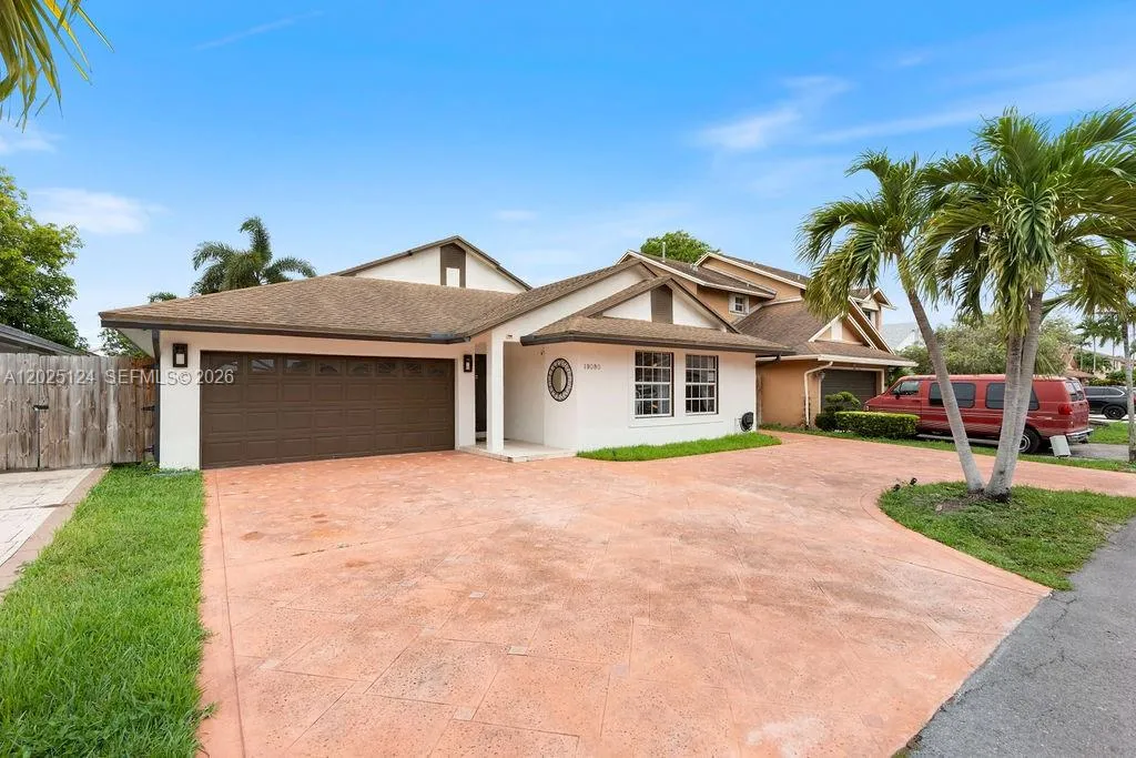 19080 NW 77th Ct, Hialeah FL 33015