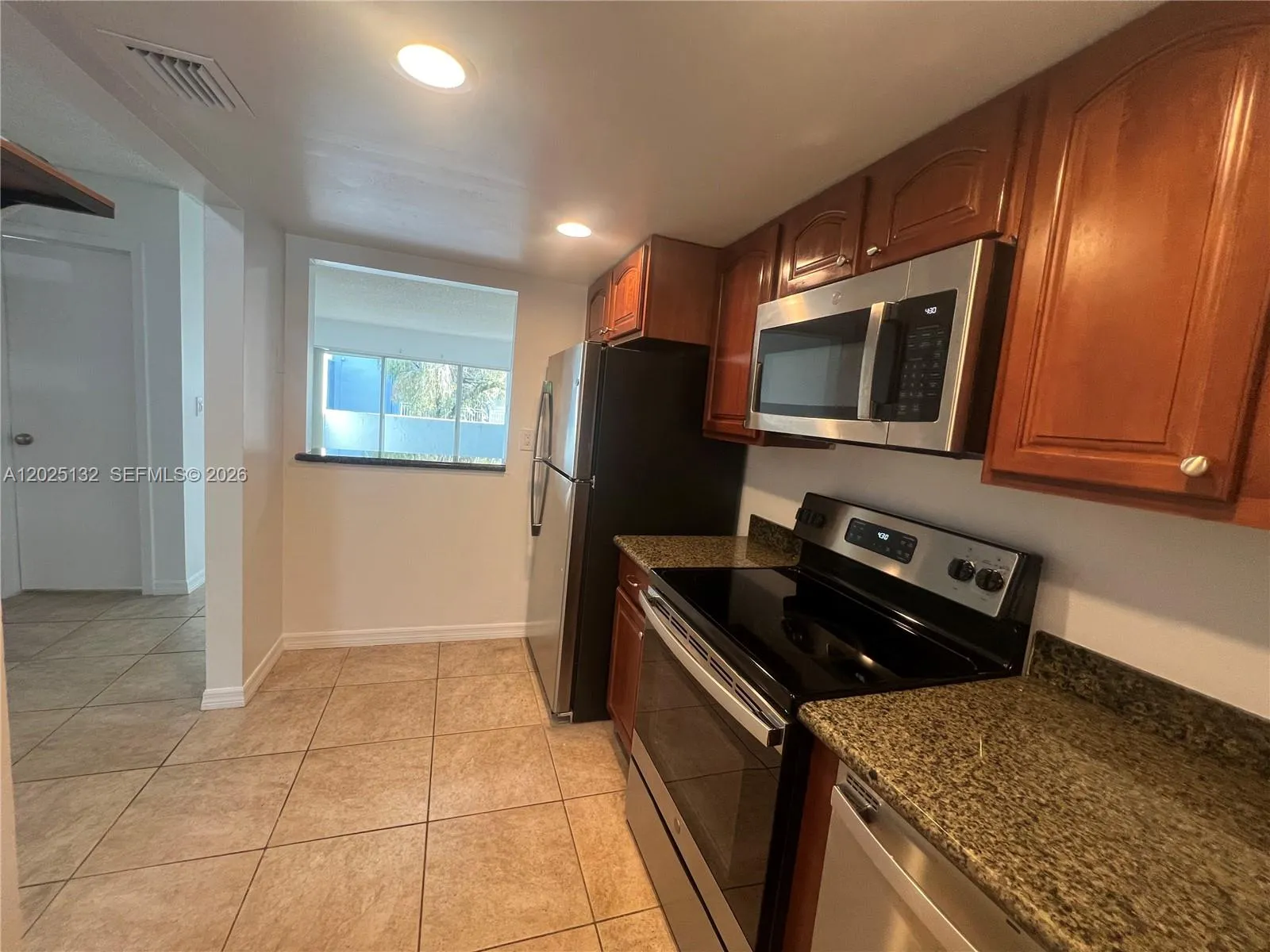 9371 Fontainebleau Blvd # I205, Miami FL 33172
