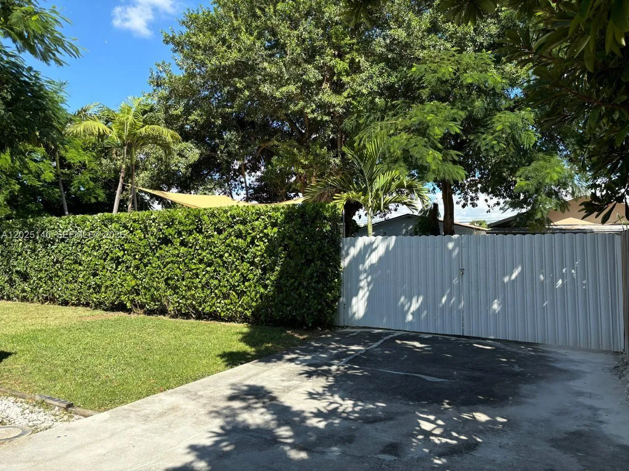 2359 NW 32nd St, Miami FL 33142