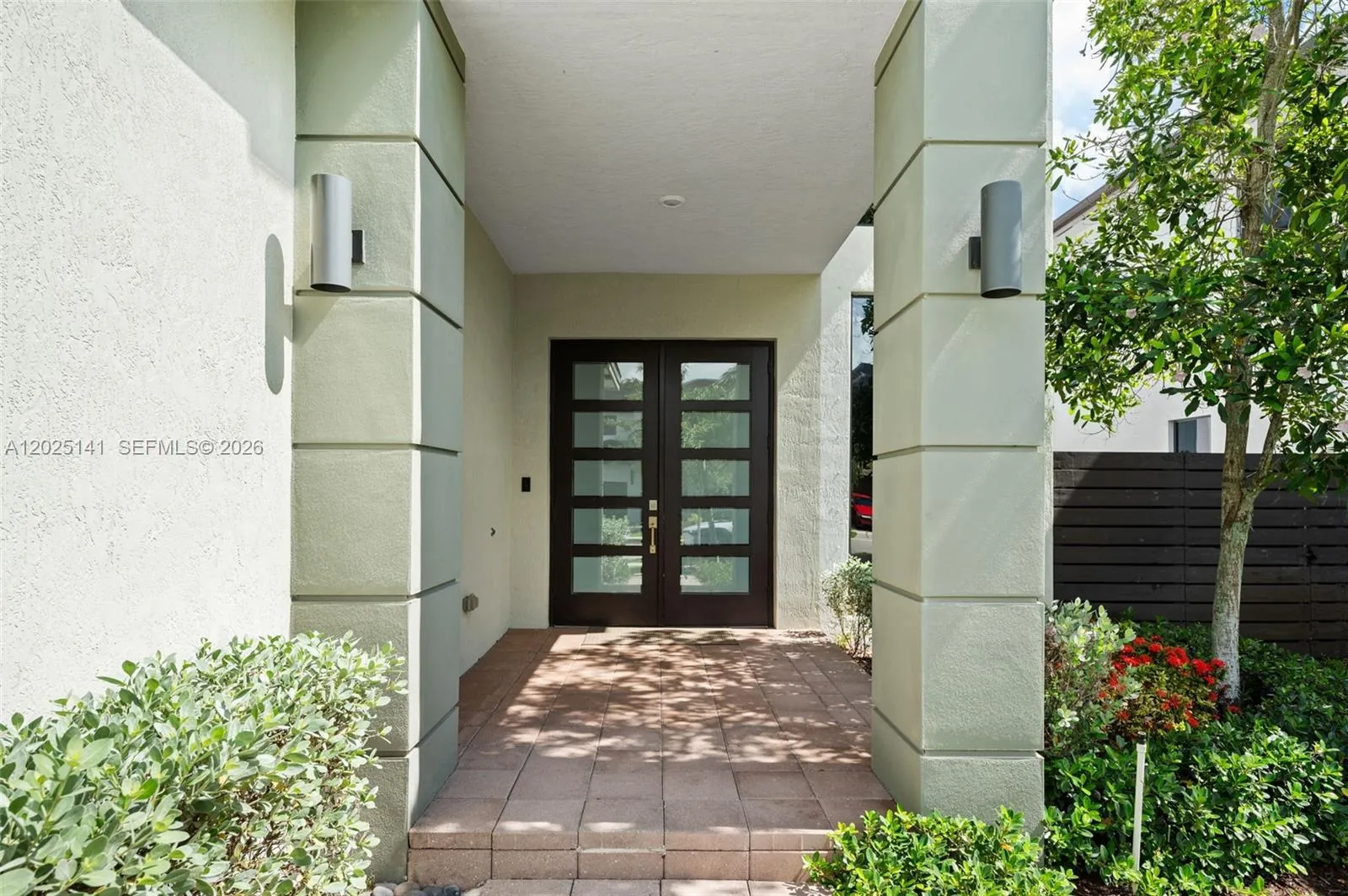 8763 NW 157th Ter, Miami Lakes FL 33018