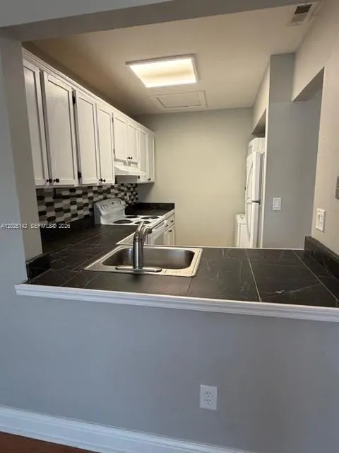 2570 W 67th Pl # 2, Hialeah FL 33016