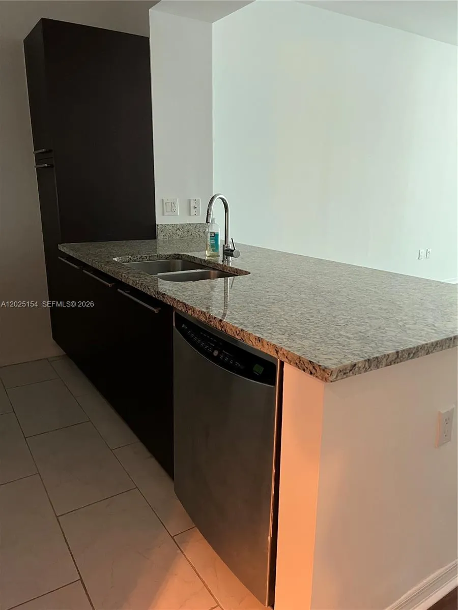 950 Brickell Bay Dr # 2303, Miami FL 33131