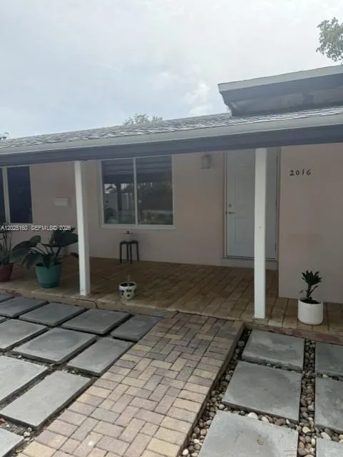 2016 NE 14th Ct # 2, Fort Lauderdale FL 33304