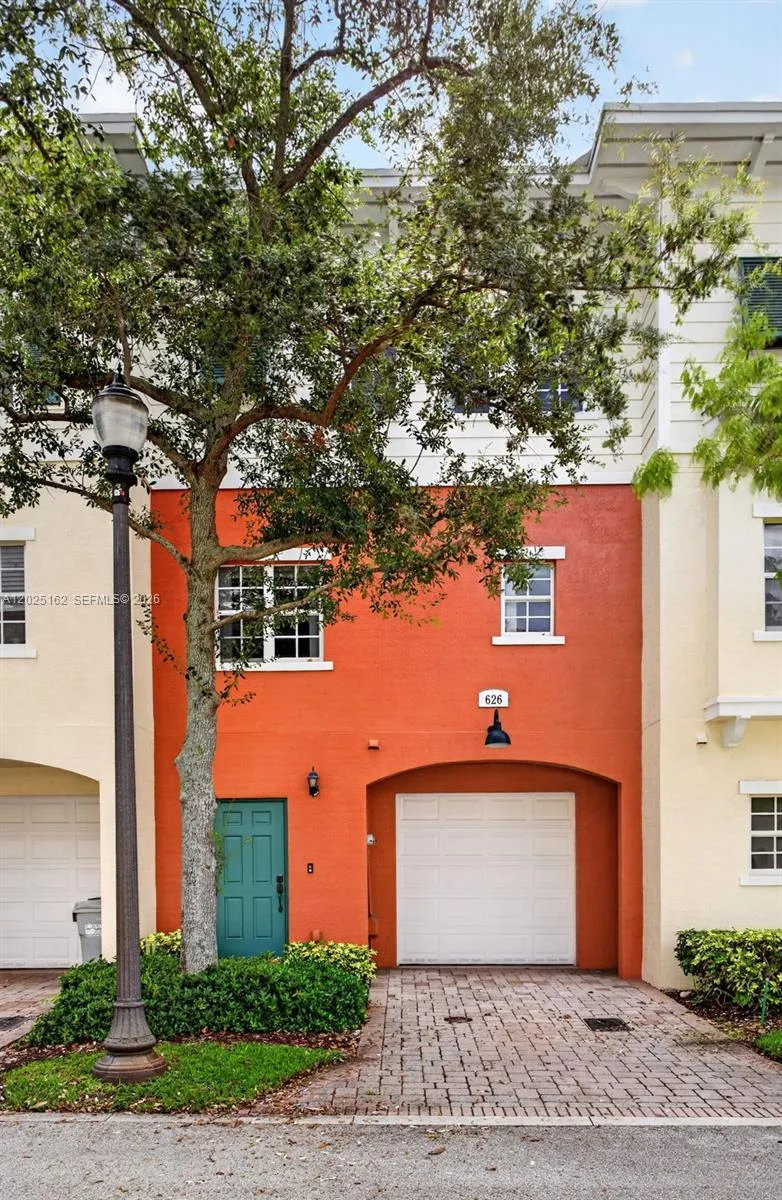 626 SW 1st Dr, Pompano Beach FL 33060