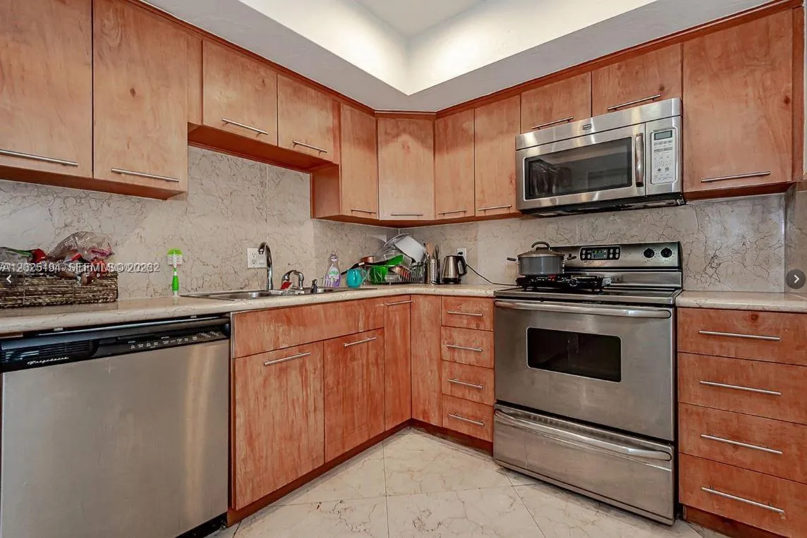 4000 N Hills Dr # 29, Hollywood FL 33021