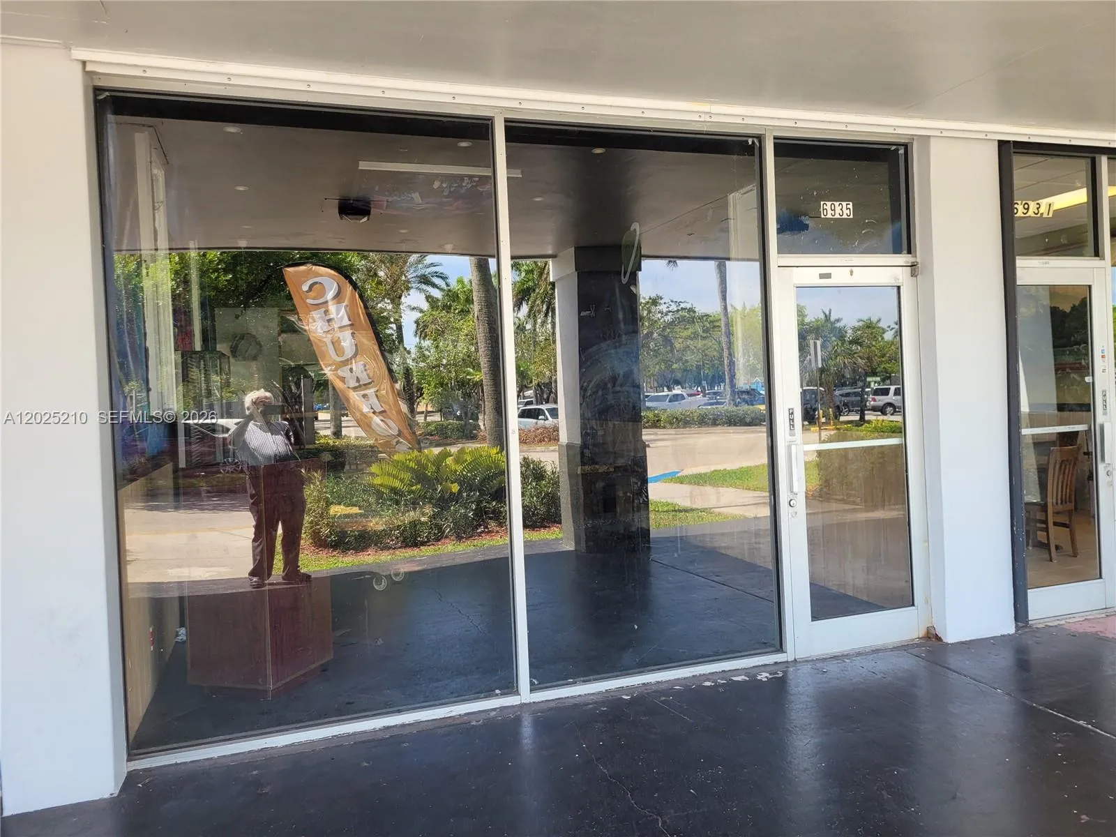 6935 Taft, Hollywood FL 33125
