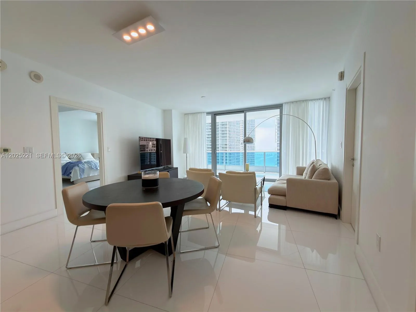 200 Biscayne Boulevard Way # 4104, Miami FL 33131