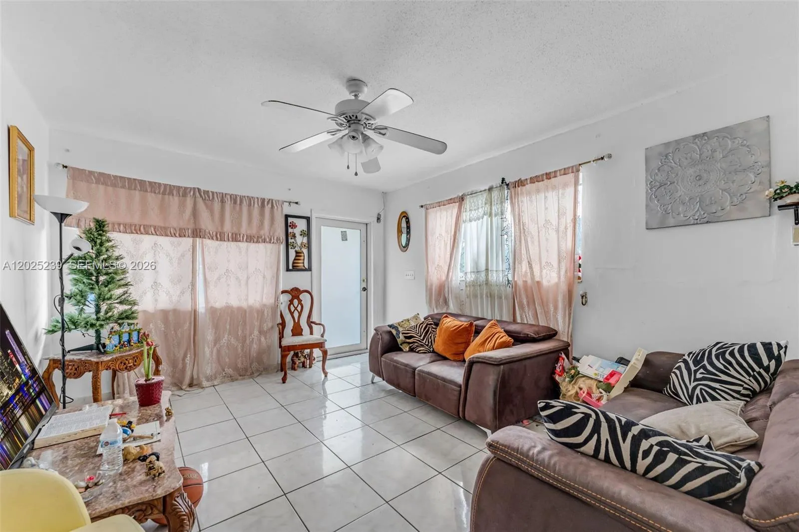 445 NW 8th St, Homestead FL 33030