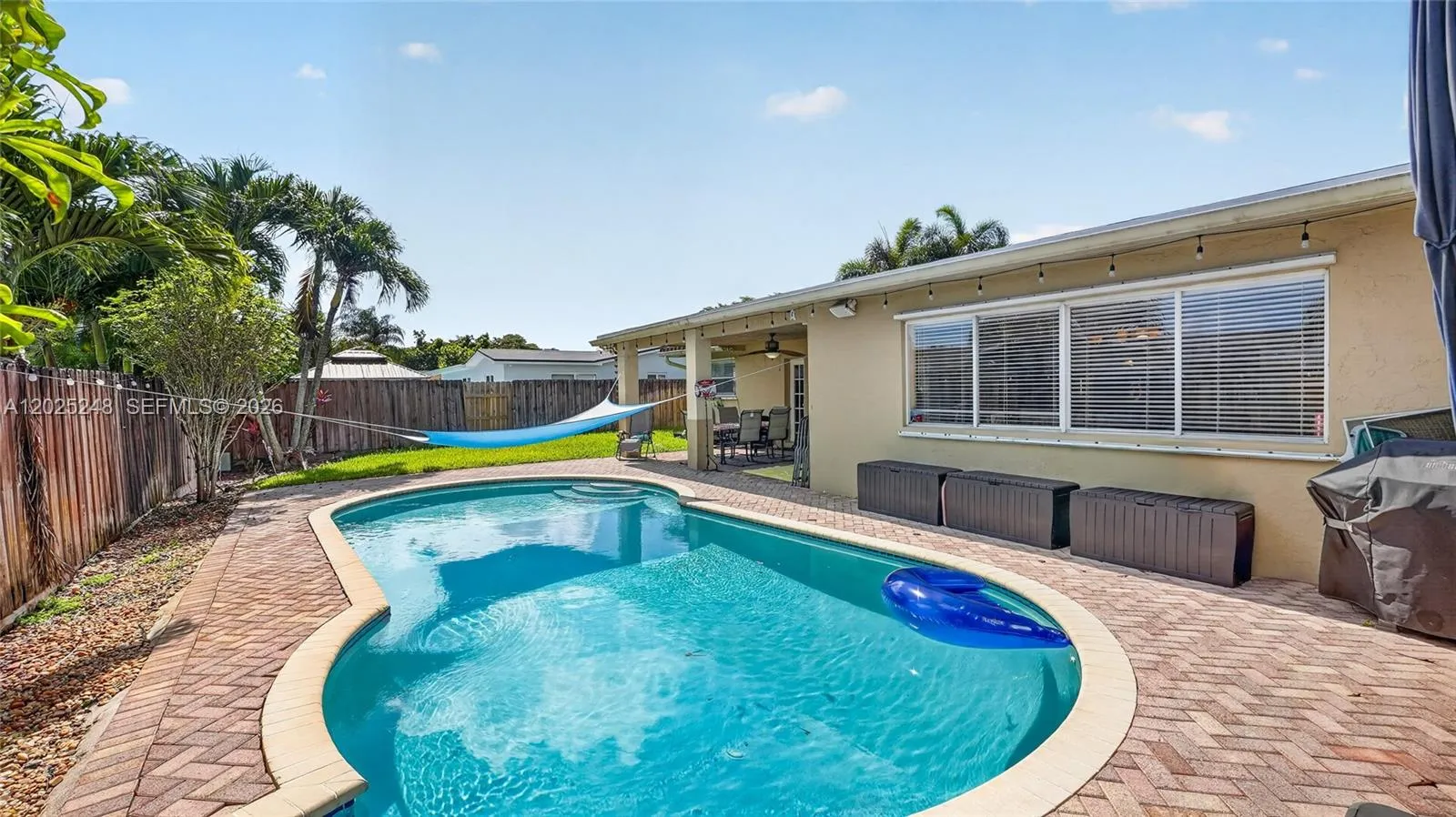 10651 NW 19th Pl, Pembroke Pines FL 33026