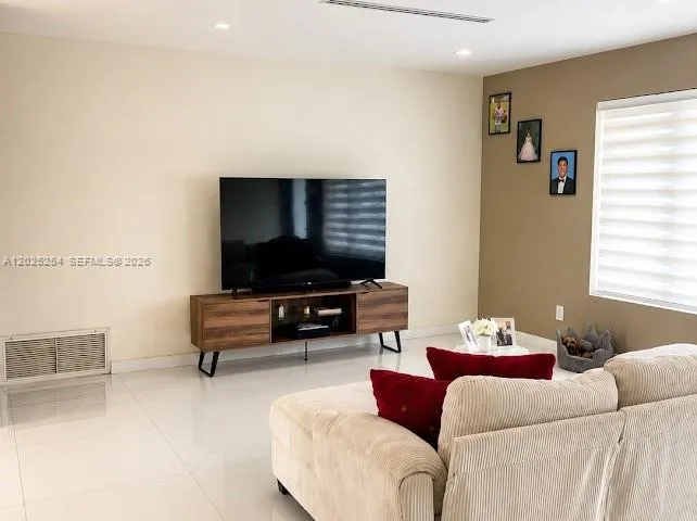8490 NW 17th Ct, Pembroke Pines FL 33024