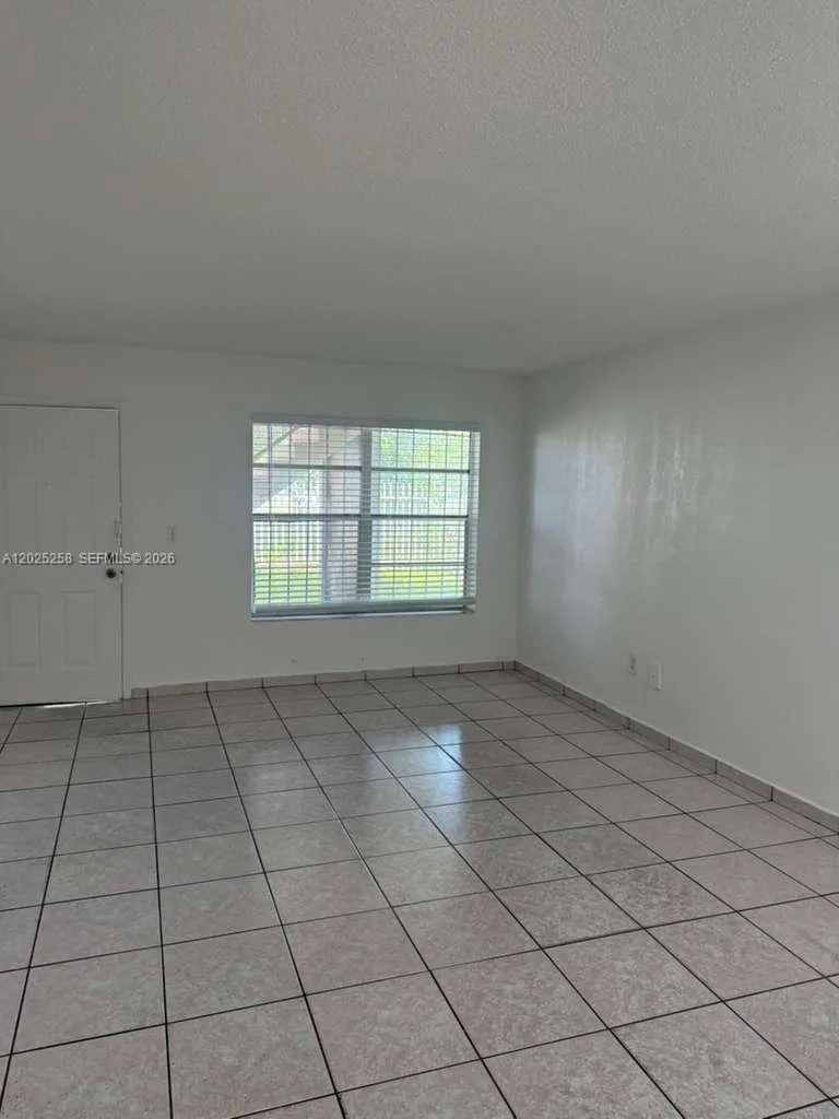 251 NW 177th St # 111, Miami Gardens FL 33169