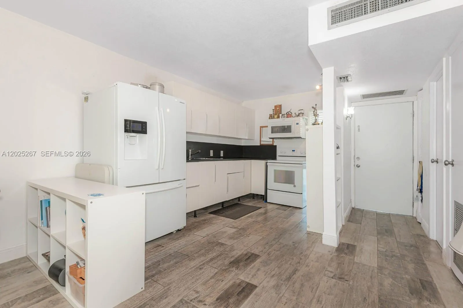 3401 N Country Club Dr # 117, Aventura FL 33180