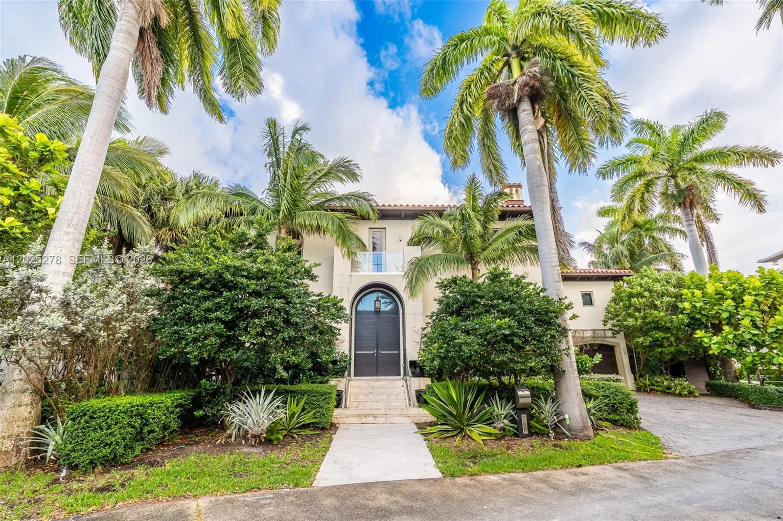 760 S Mashta Dr, Key Biscayne FL 33149
