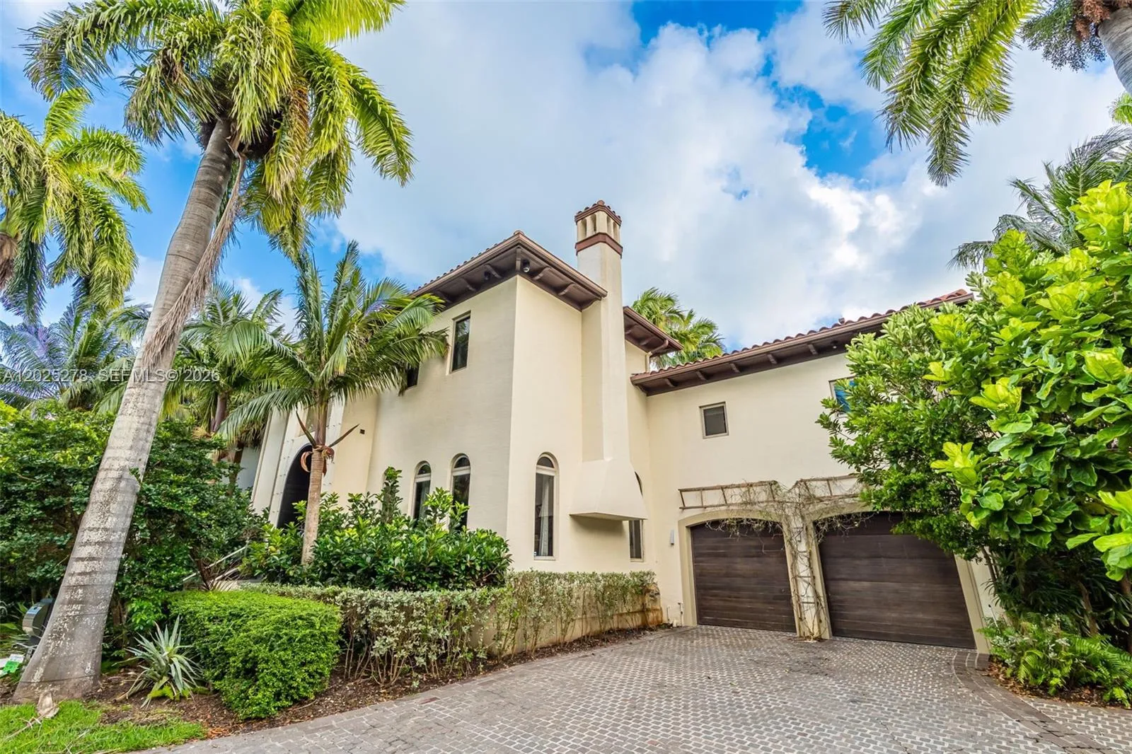 760 S Mashta Dr, Key Biscayne FL 33149