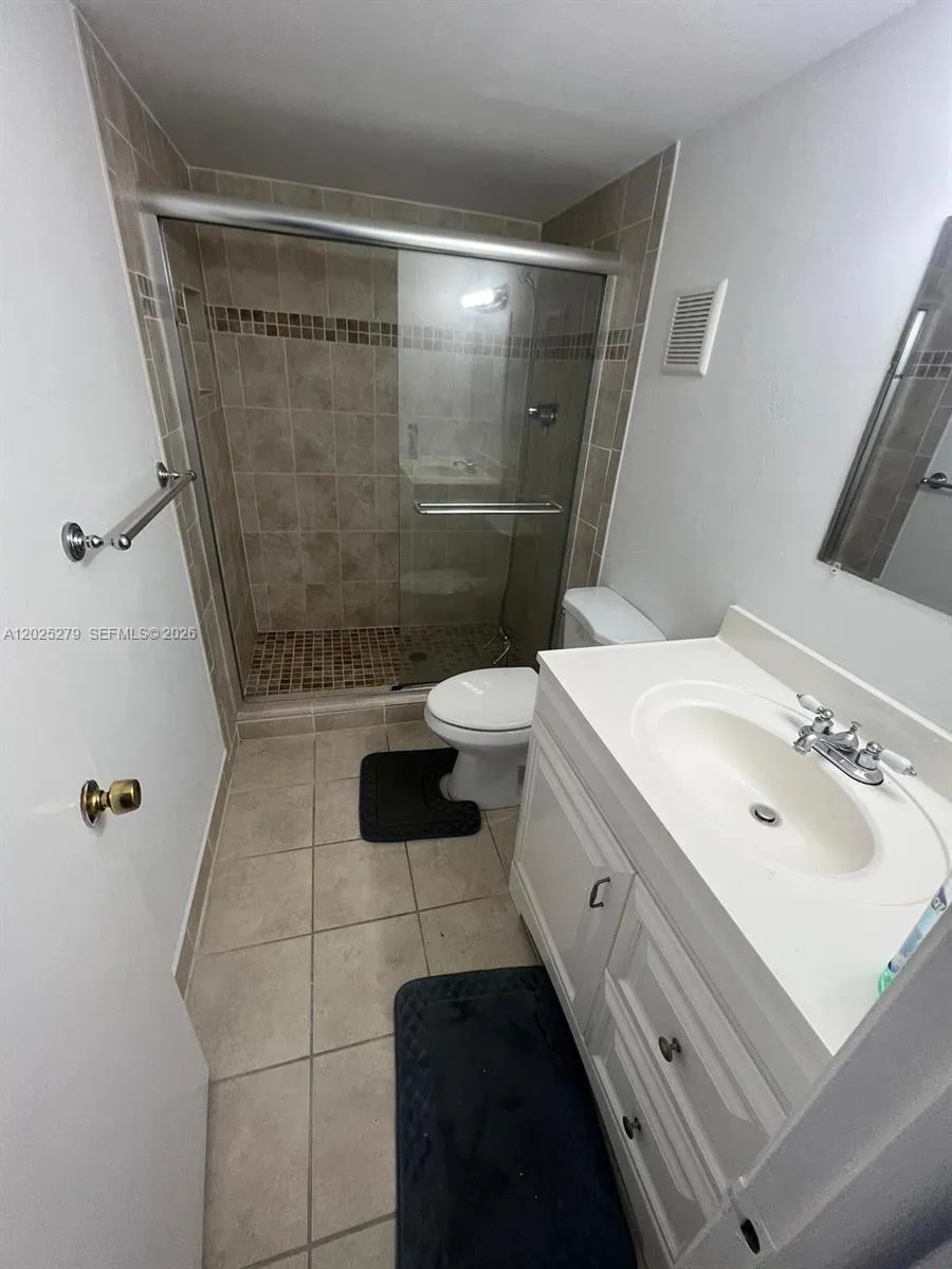 8511 NW 8th St # 311, Miami FL 33126