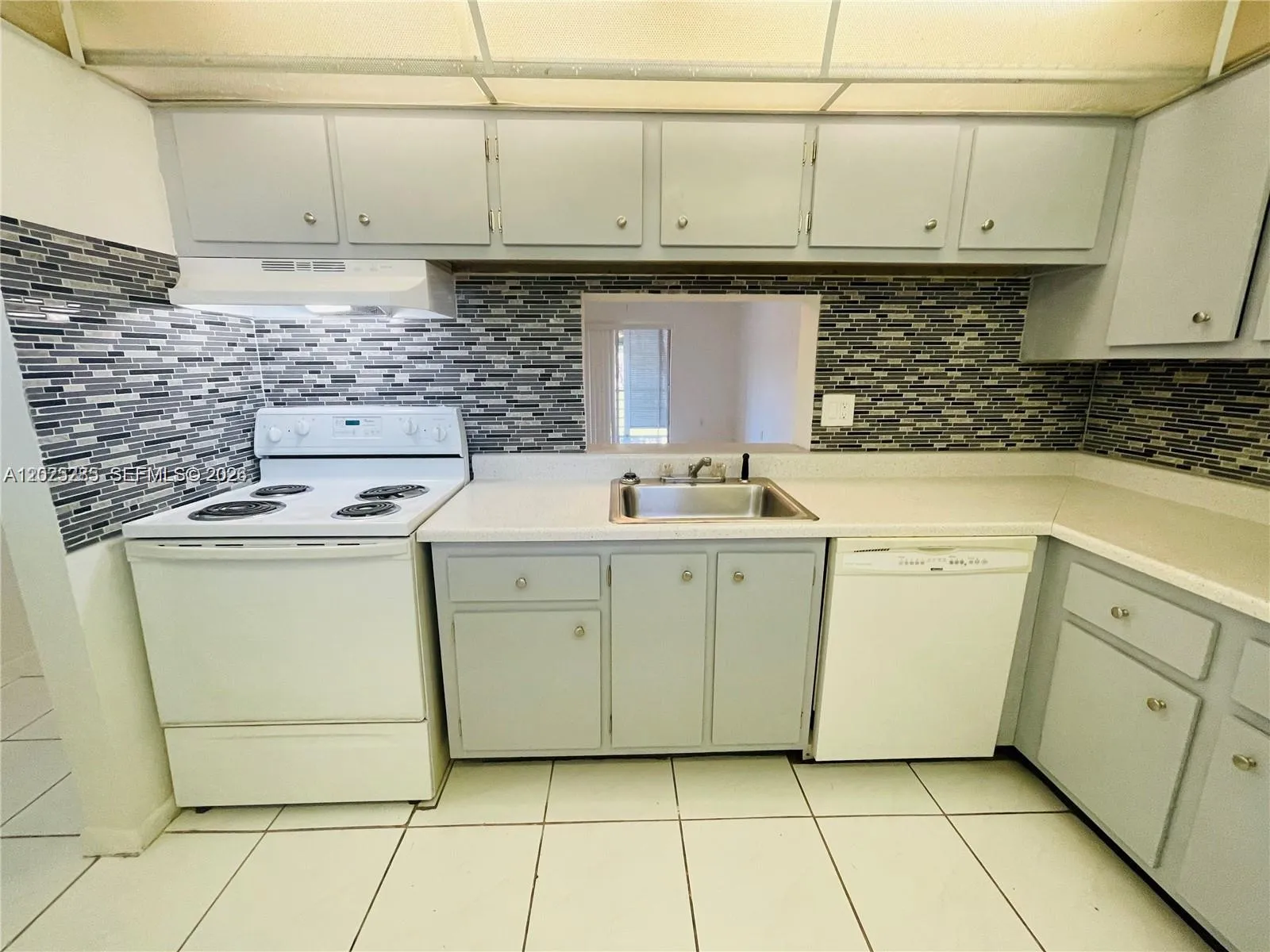 2800 NW 56th Ave # G207, Lauderhill FL 33313