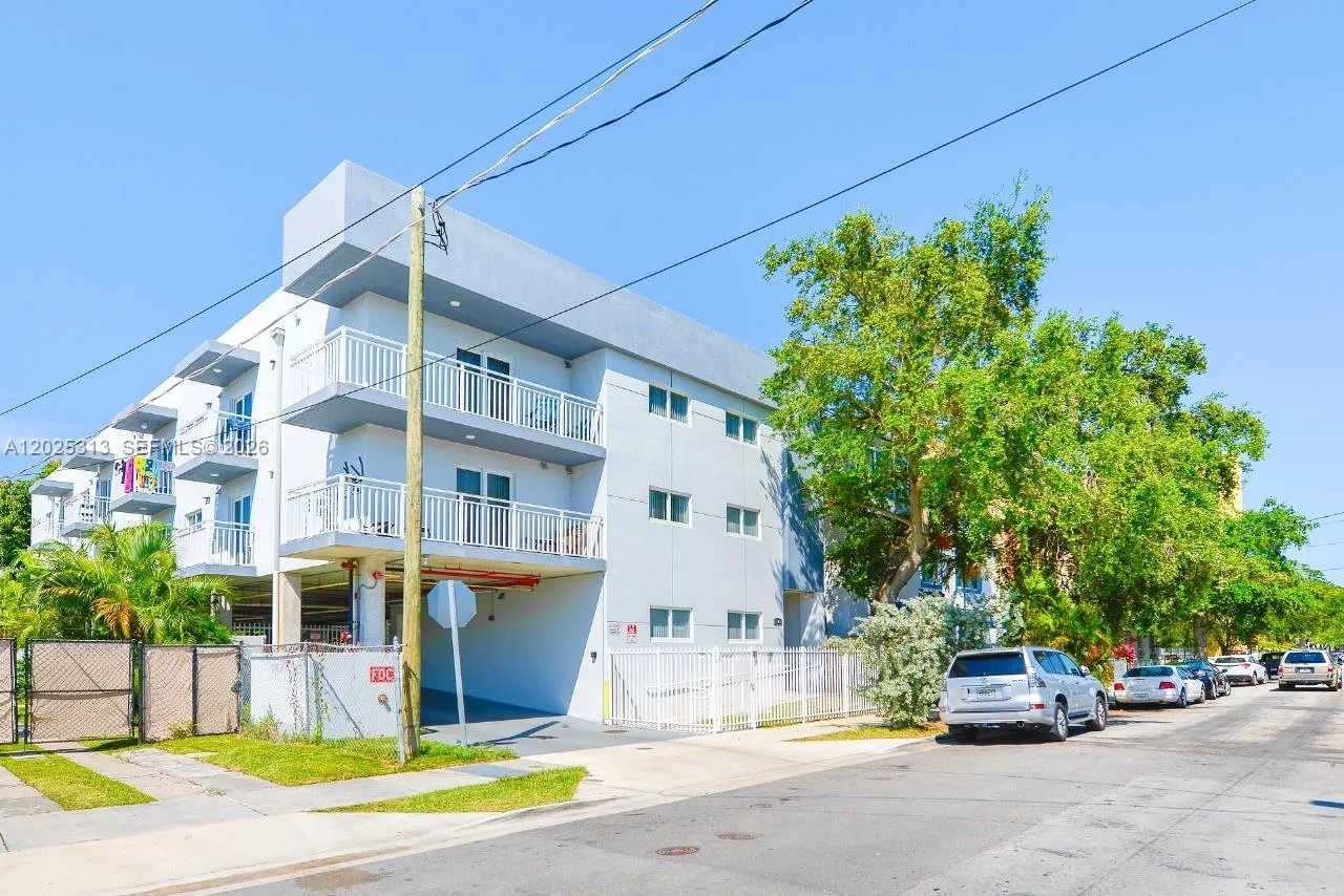 1029 NW 3rd St # 301, Miami FL 33128