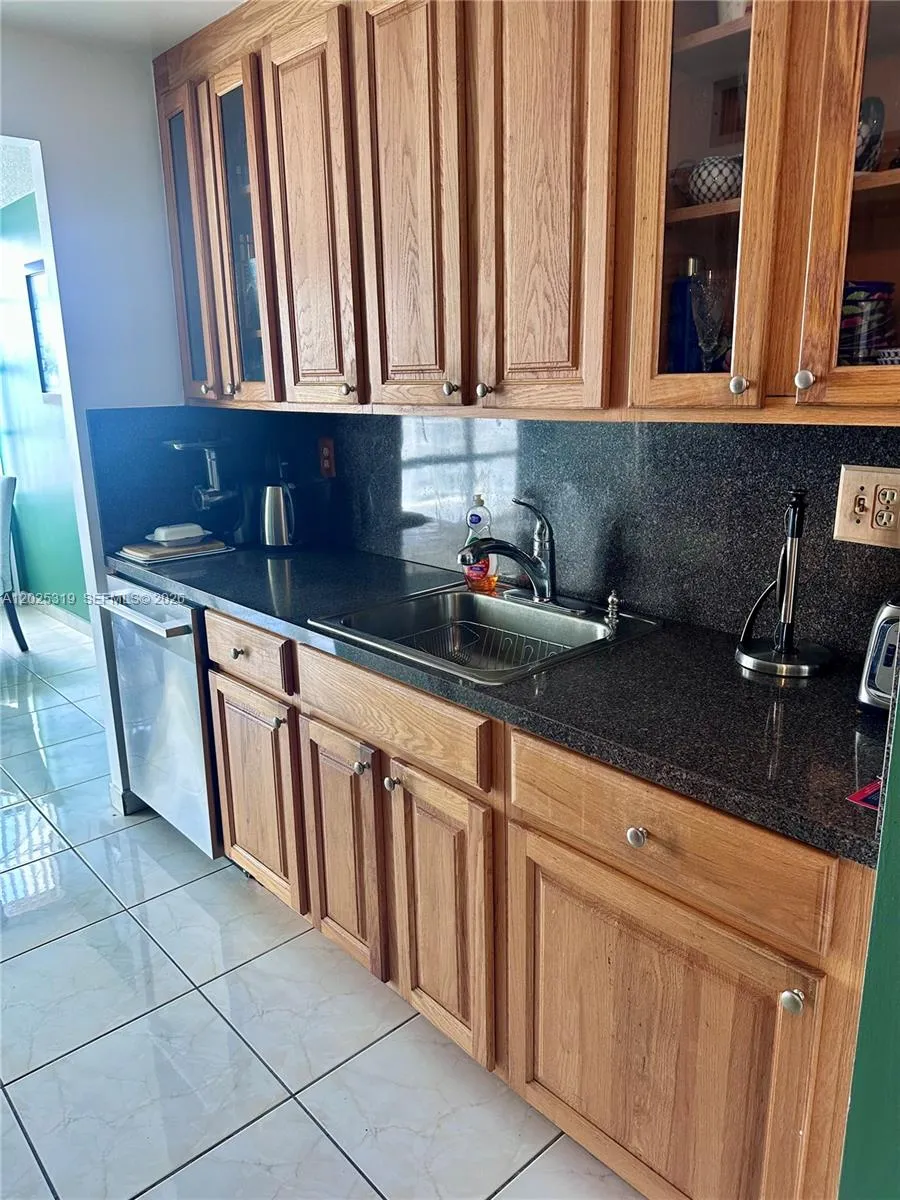 231 174th St # 1905, Sunny Isles Beach FL 33160