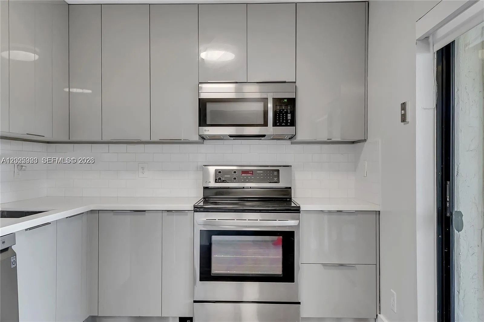10719 NW 10th St, Pembroke Pines FL 33026