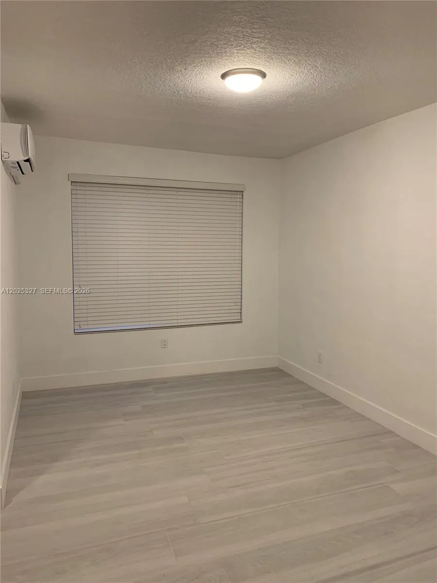 712 SW 56 AV # 4B, Coral Gables FL 33134