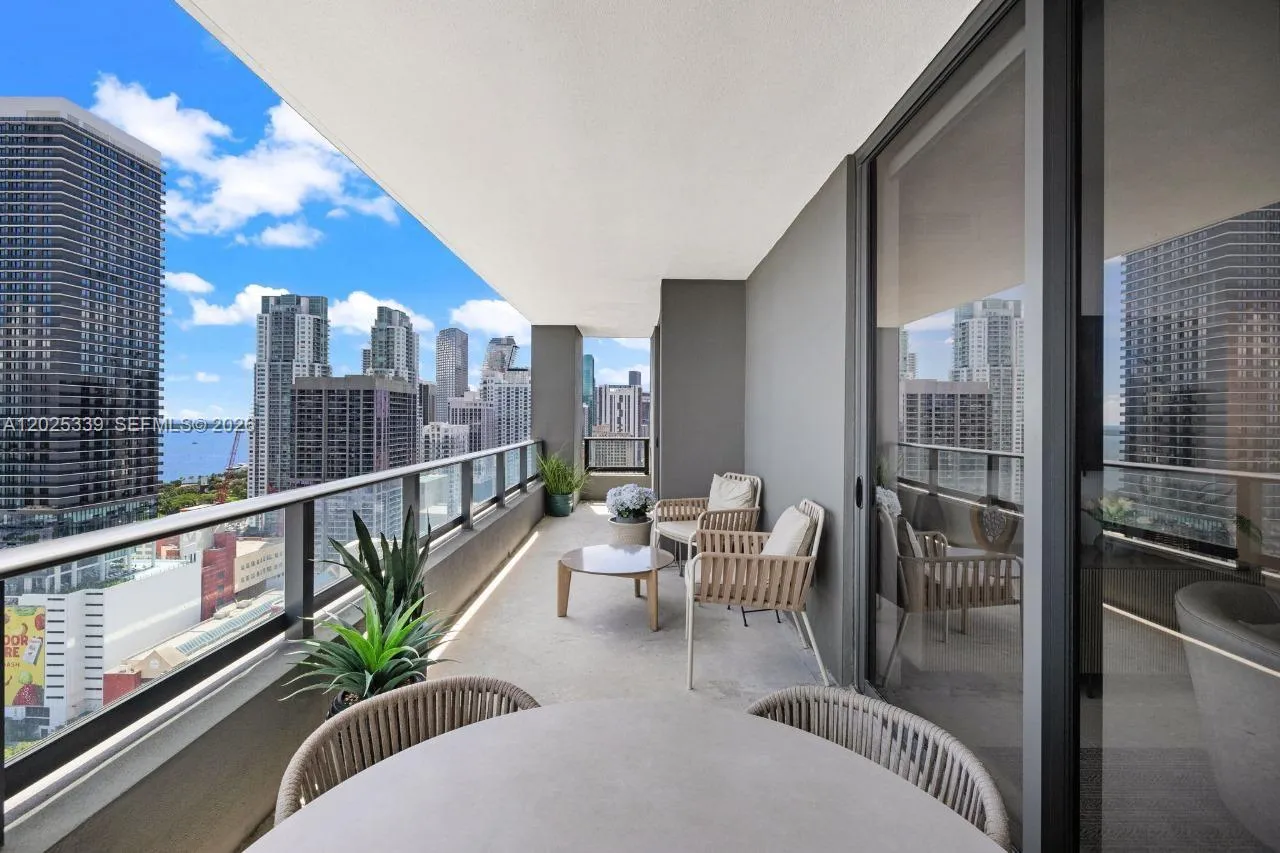 159 NE 6th St # 2416, Miami FL 33132