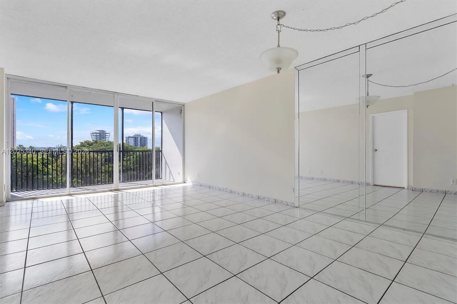 3101 N Country Club Dr # 504, Aventura FL 33180