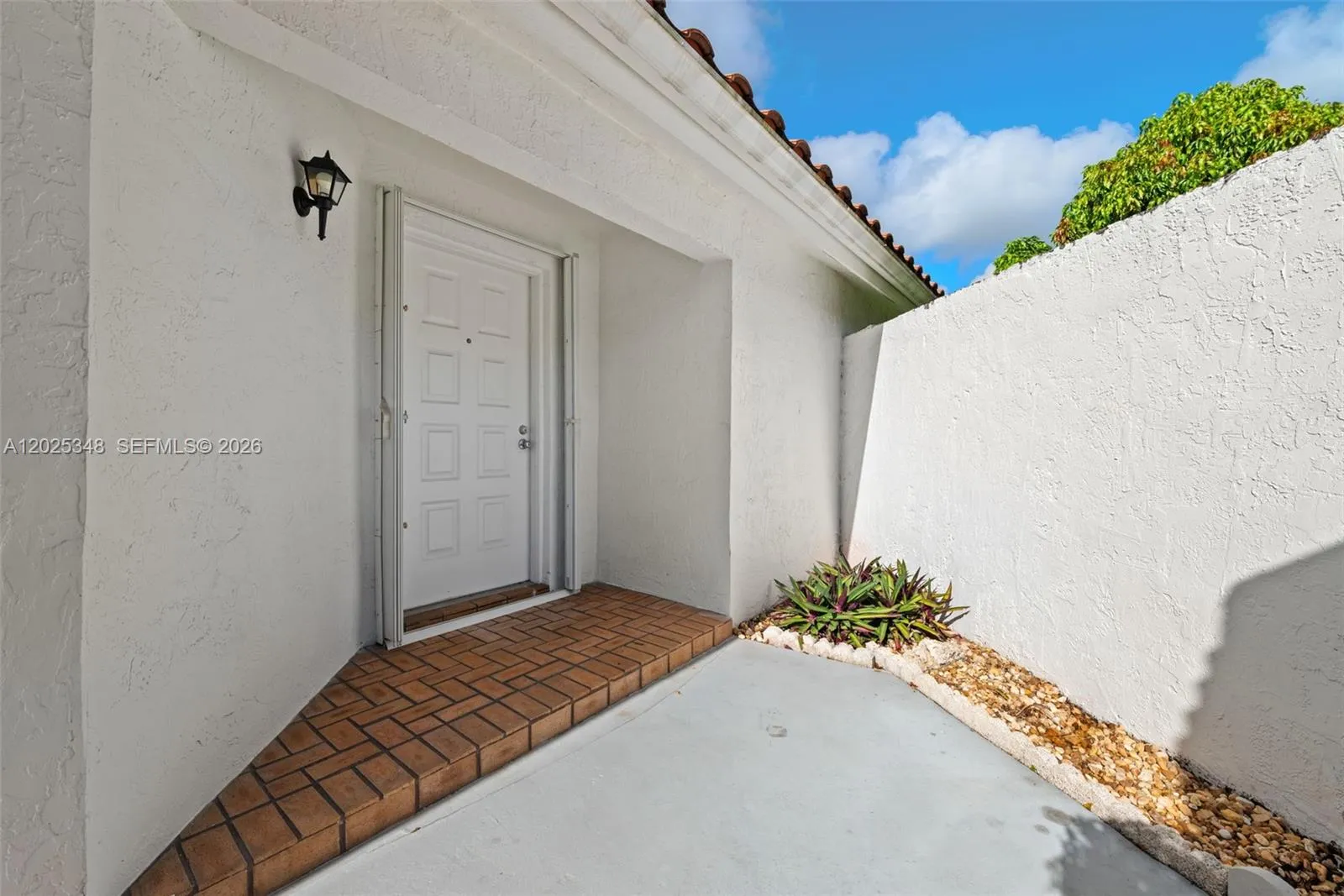 5901 Chester Ln, Davie FL 33331