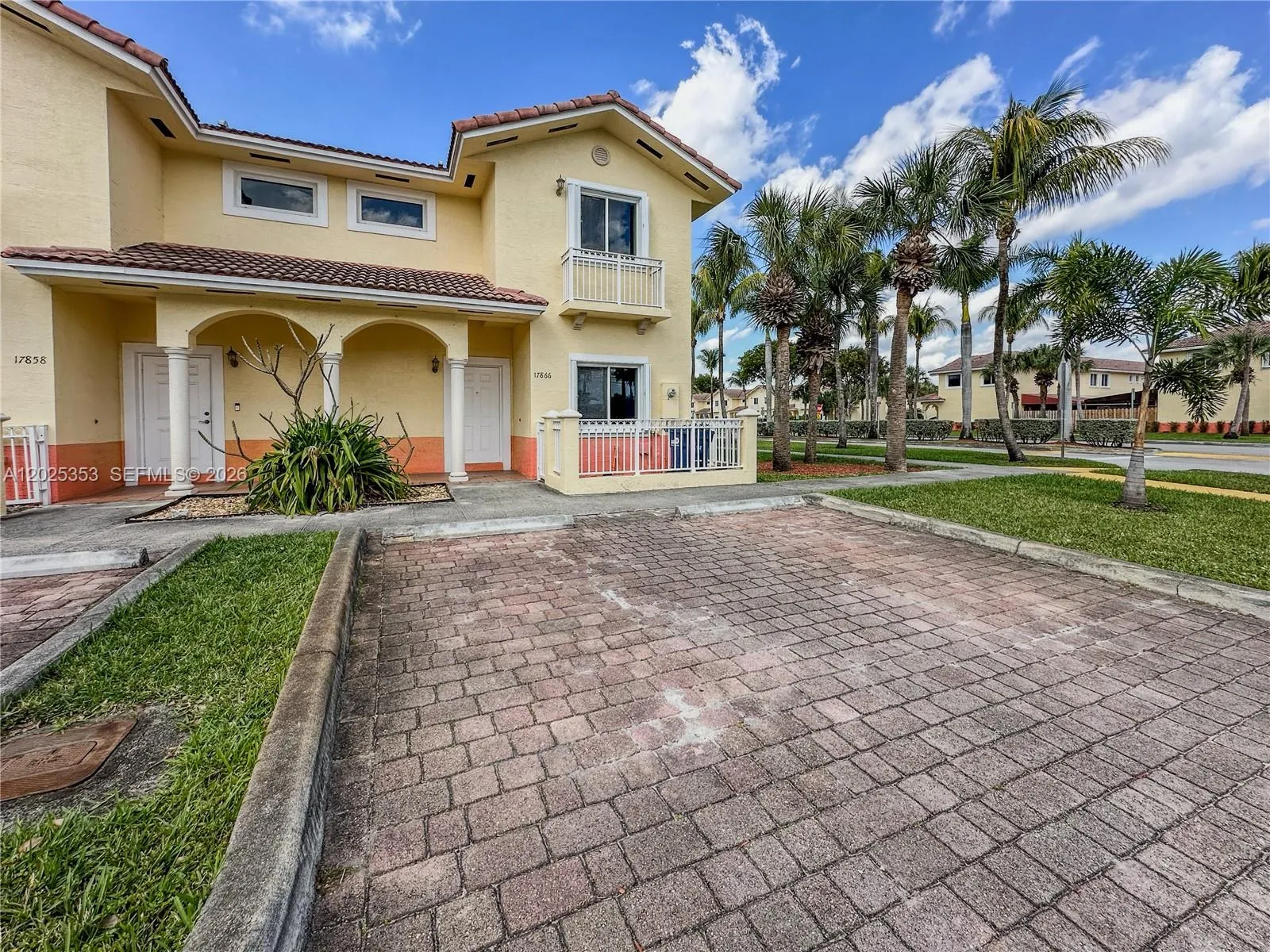 17866 NW 74th Ct, Hialeah FL 33015