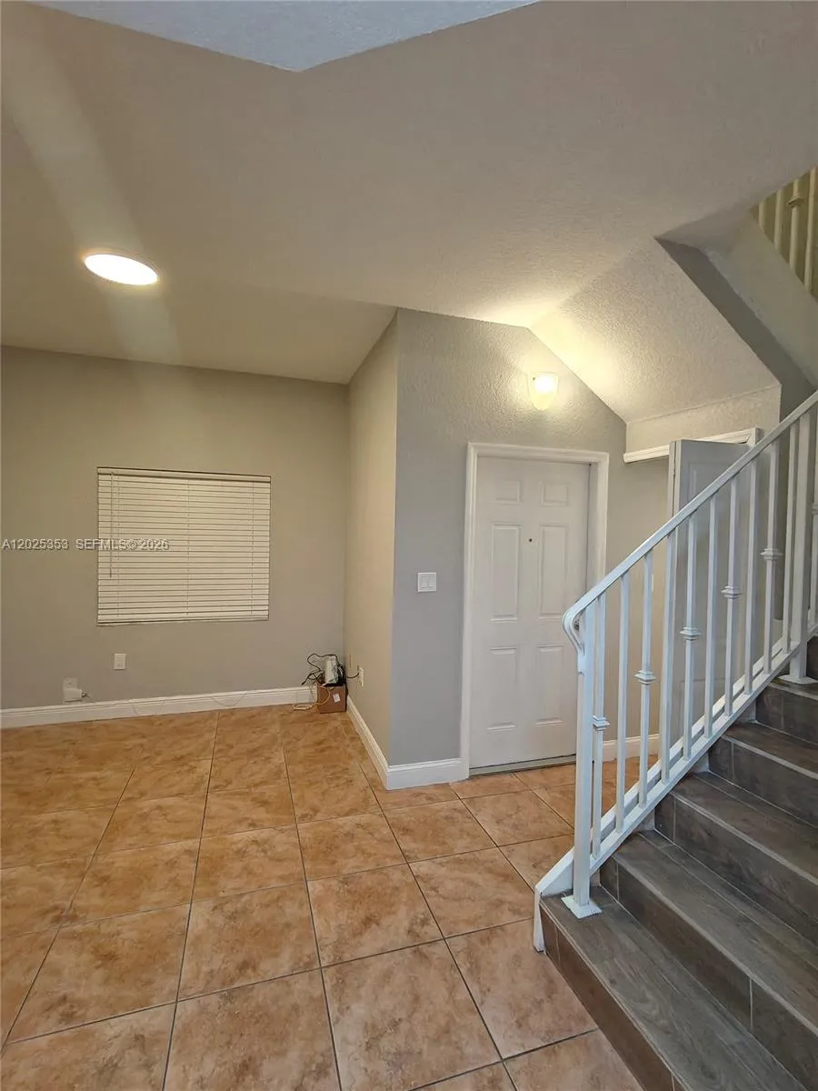 17866 NW 74th Ct, Hialeah FL 33015