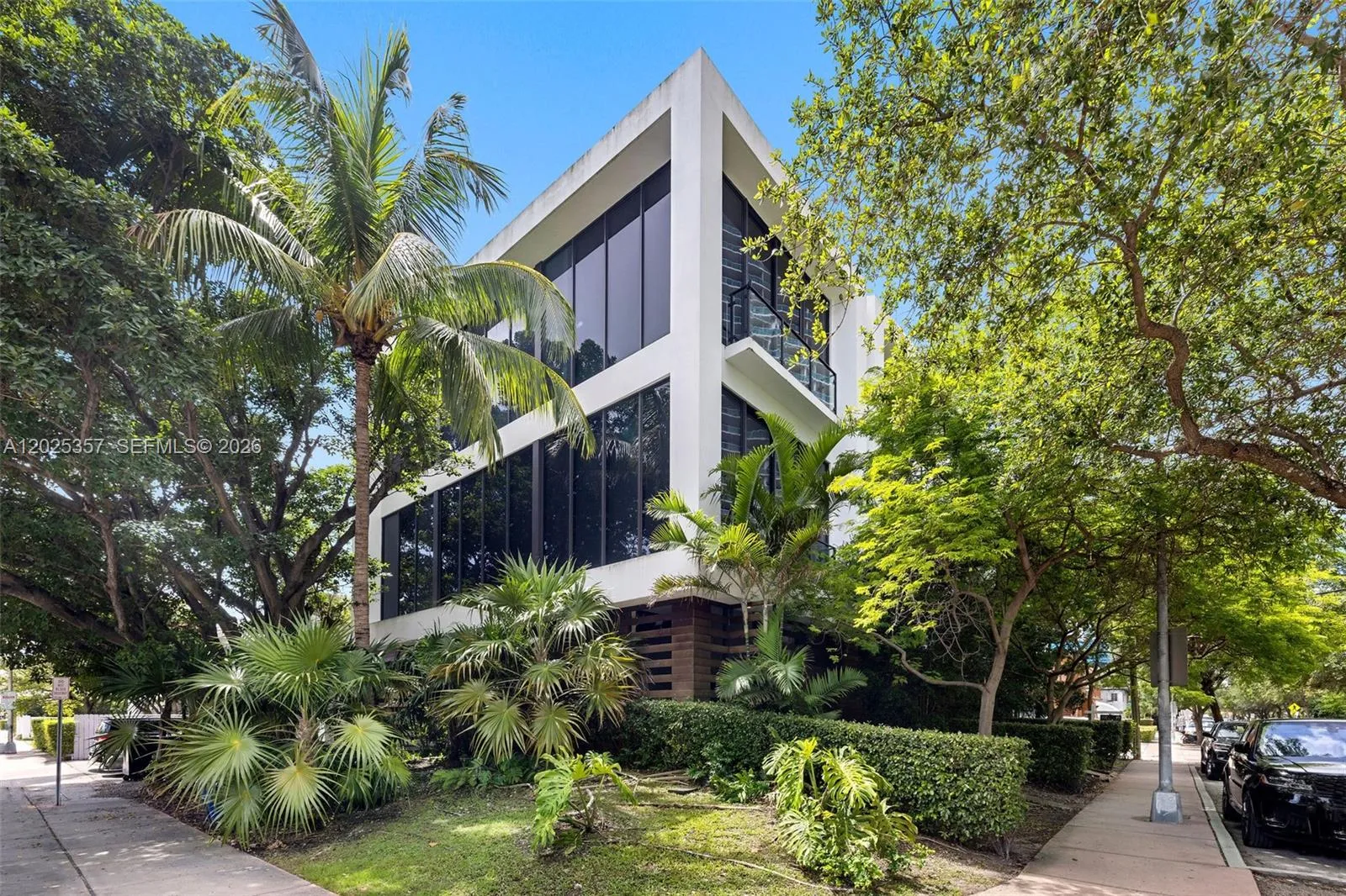 1525 Bay Rd # 1525, Miami Beach FL 33139