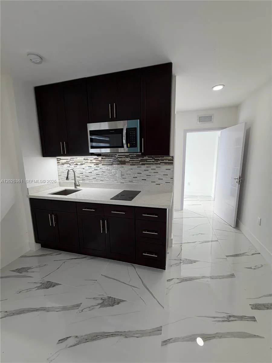 954 NW 8th St # 5, Florida City FL 33034