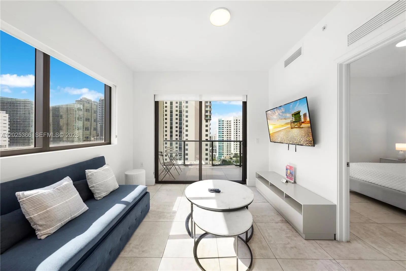 239 SW 9th St # 1701, Miami FL 33130